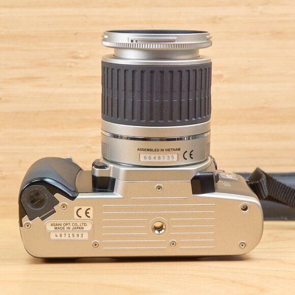 Pentax MZ-6 35mm slr Film Camera, w/ SMS Pentax FAJ 28-80mm Lens, Made in Japan - Picture 8 of 9